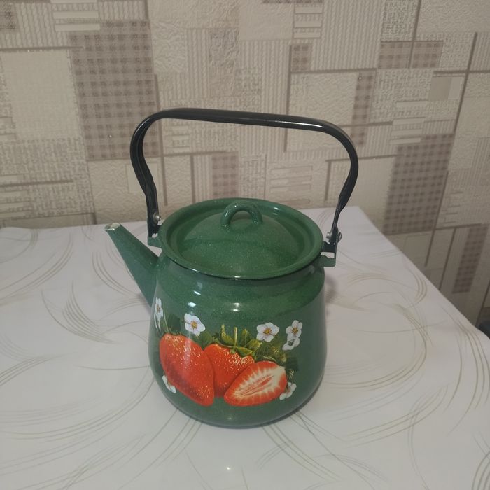 Продам чайник  .в хорошем состоянии.