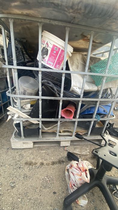 Продаю пластиковые отходы (несорт).