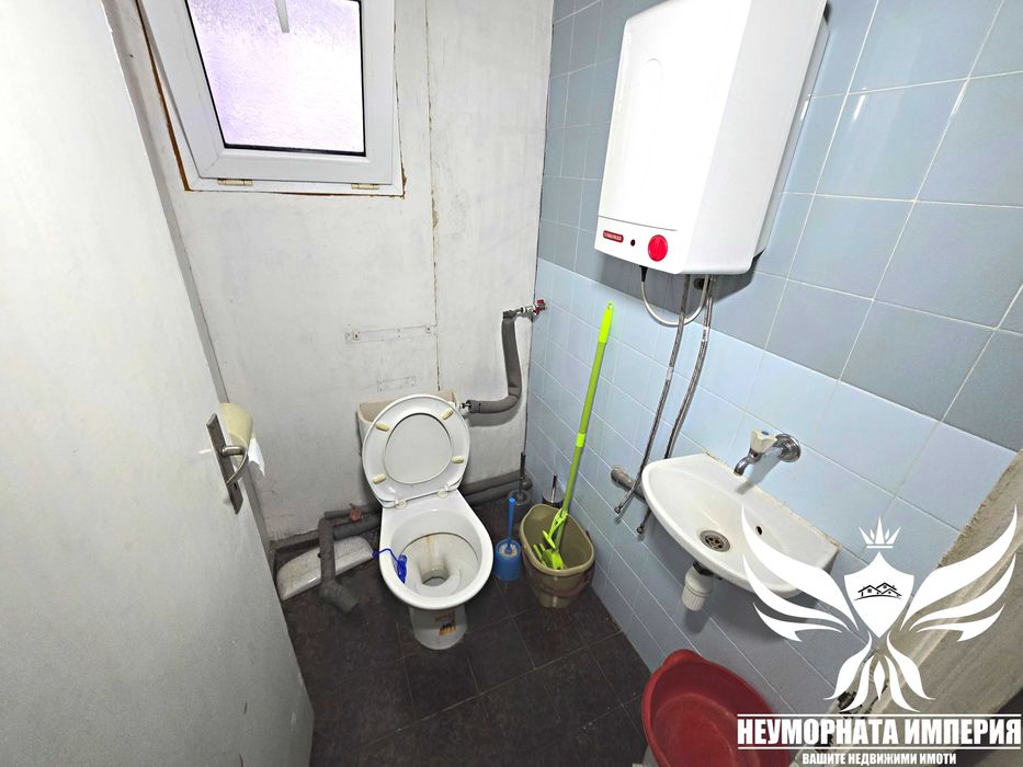 Дава се под наем Склад в Асеновград - 3040 кв.м за 427916.01 € - Снимка #17