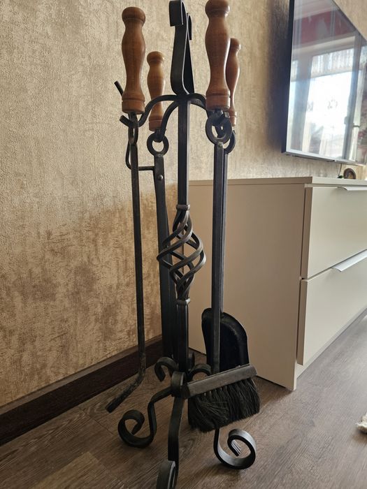 Продам стойку для камина