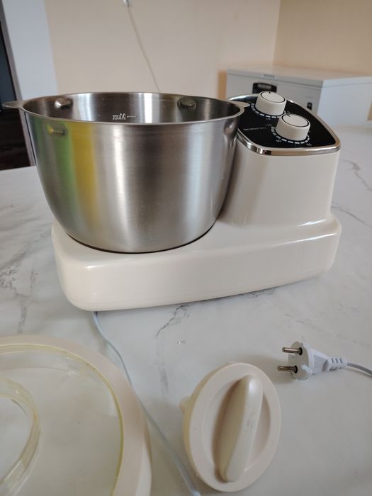 Тестомес почти новый.