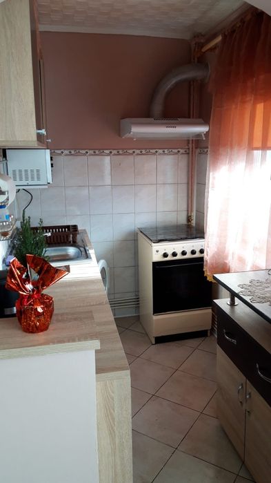 Închiriez apartament cu o cameră mobilat în Turda zona Micro 1