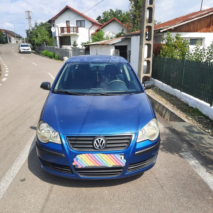VOLKSWAGEN Polo