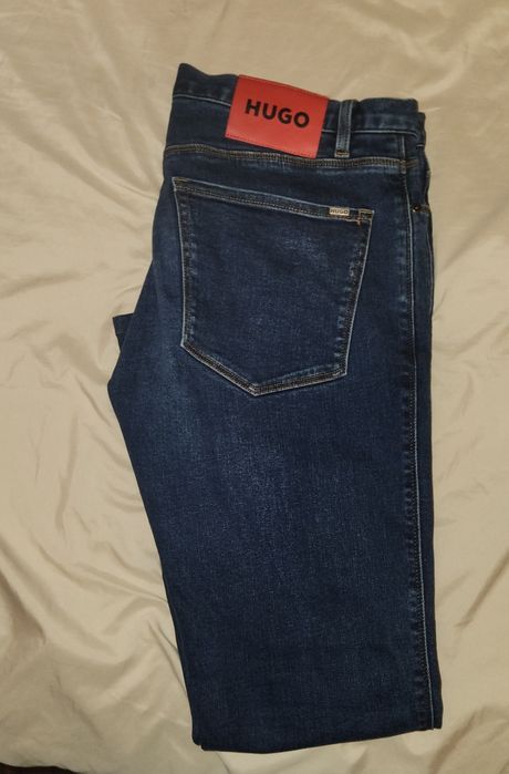 Blugi Hugo Boss  mărime L