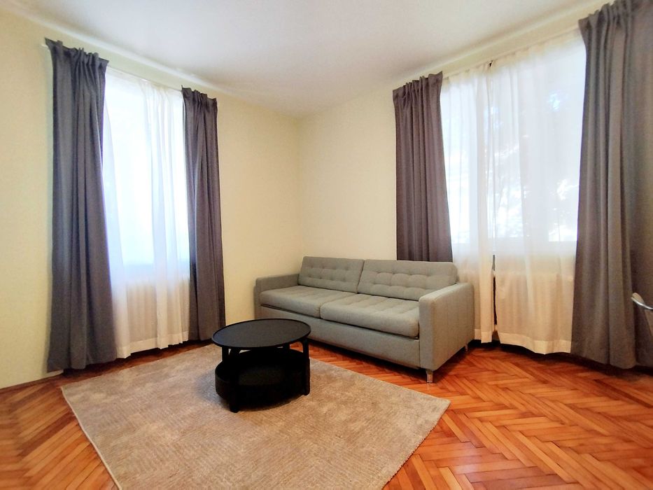 ТОП! Ремонтиран 2-стаен до зала „Кракра“, санирана сграда,  – Център