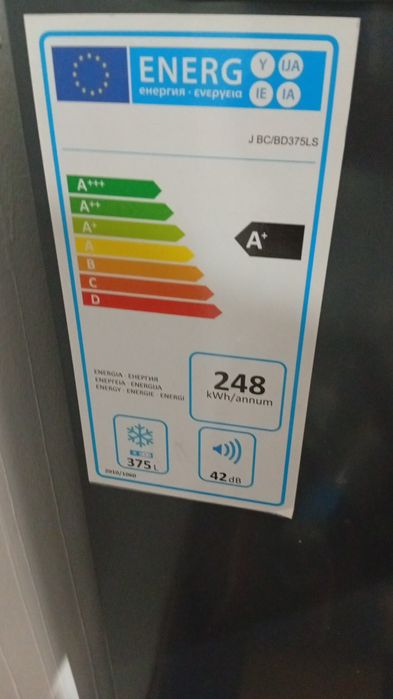 Морозилник  сатылады.