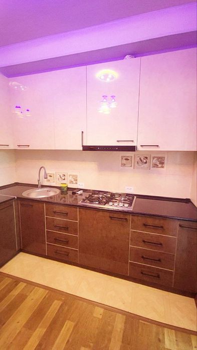 2ком Атыбаты Ойбек Шахризяпс Россия Подушка