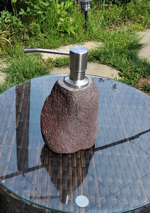 Аксесоари за баня от естествен камък