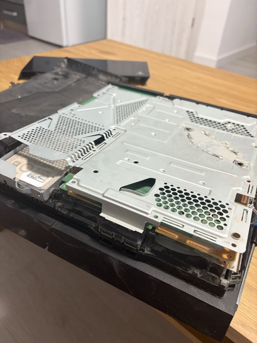 Сервиз за профилактика/ремонт/обслужване на PlayStation 4