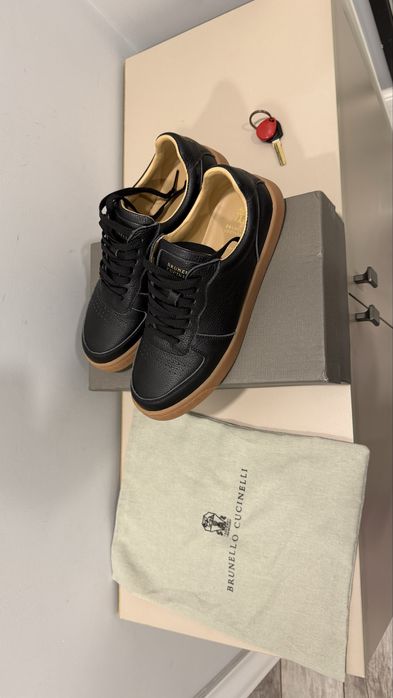 Кроссовки классические