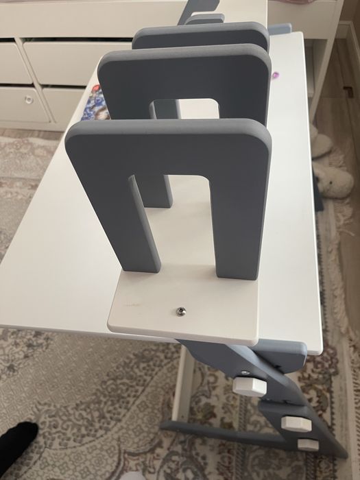 Школный стол для сладших классов