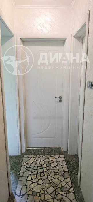 Продава се Тристаен апартамент в Пловдив, Младежки Хълм - 100 кв.м за 1850 €/кв.м - Снимка #10