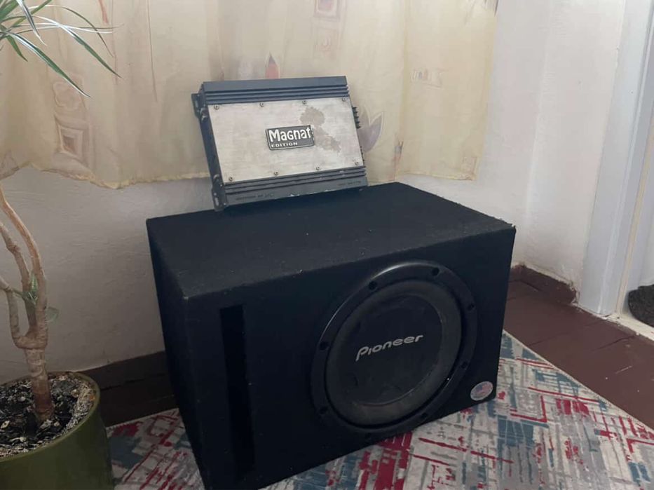 Оригинална бас каса Pioneer + усилвател Magnat 1100W