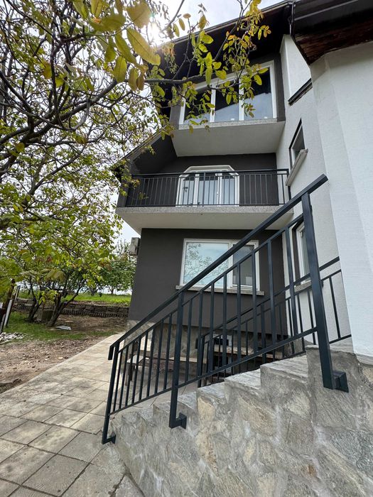 Продава се Къща в с. Драговищица, Област София-област - 383 кв.м за 940 €/кв.м - Снимка #4