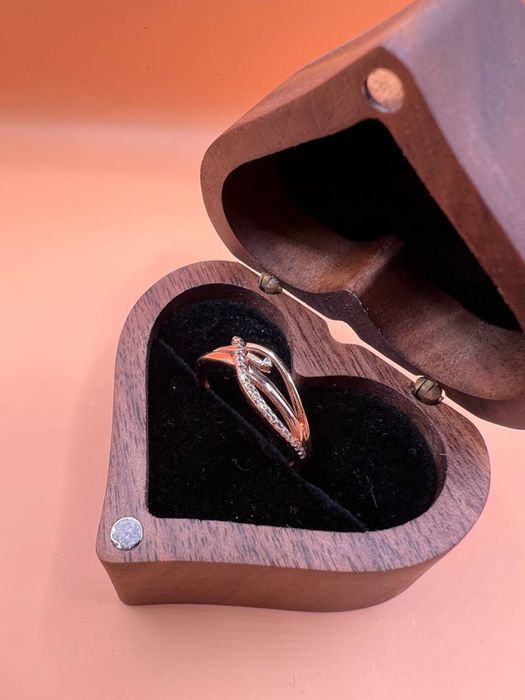 Продам золотое кольцо.