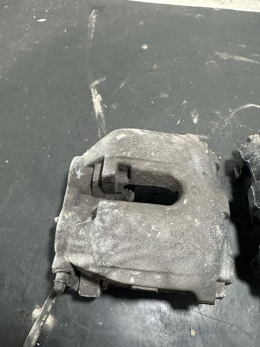 Etrier frana dreapta fata Mercedes ML W164 3.0 diesel V6