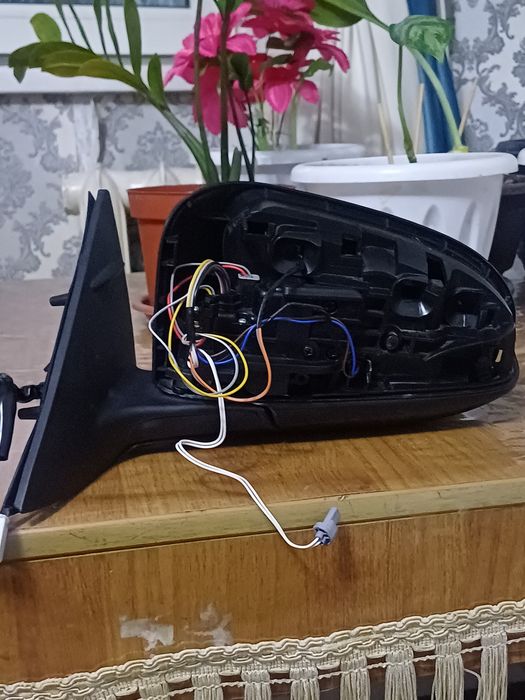 Боковое зеркала левый