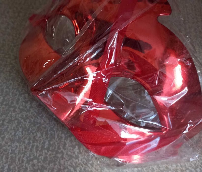 Шляпа праздничная, маски