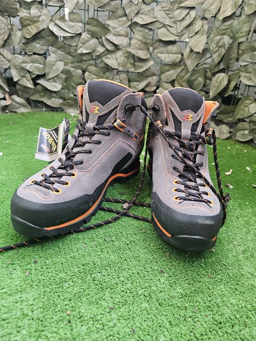 Garmont bocanci de munte