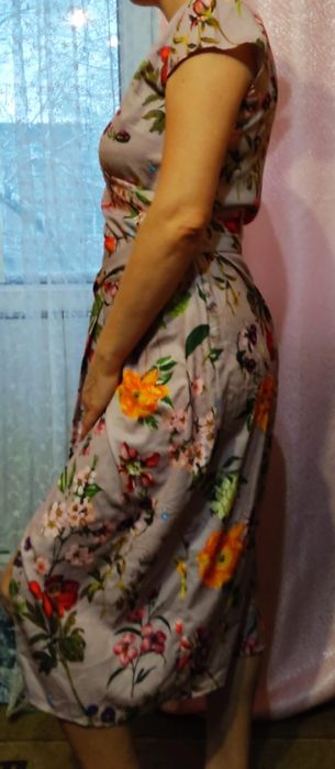 Платье нарядное, 44 - 46 размер,