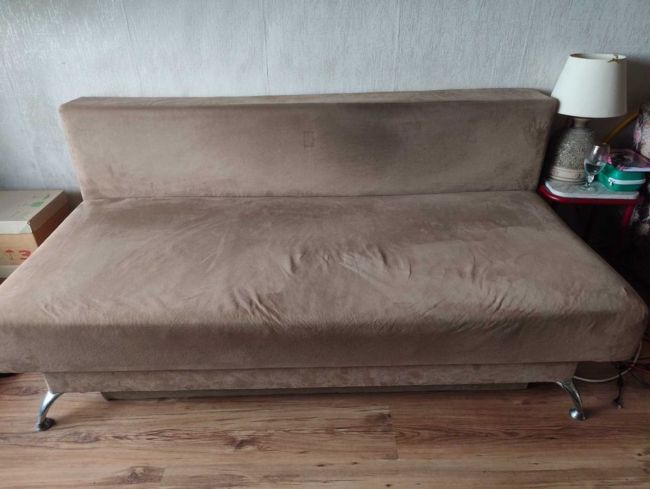 Диван триместен разтегателен