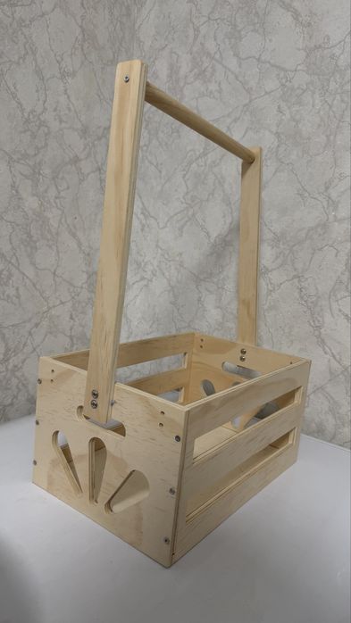 Продам деревянную корзину с ручками