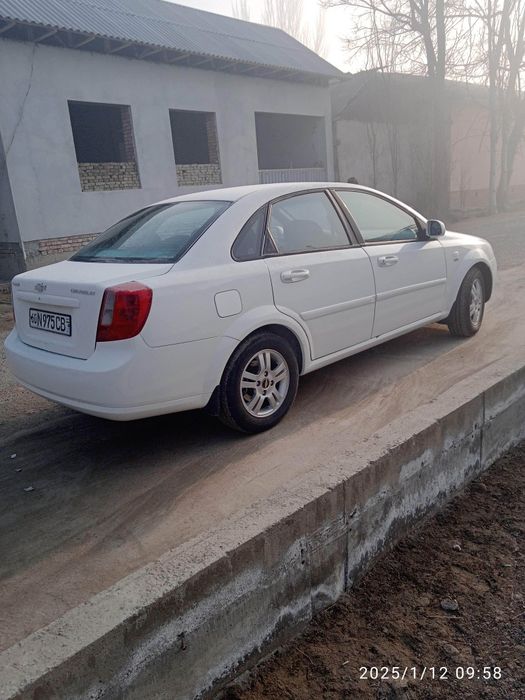 ласетти 1,8сотилади