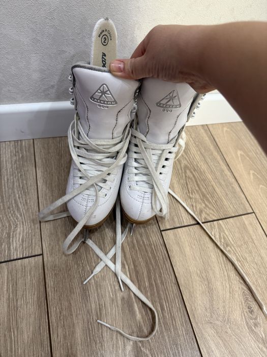 Продам профессиональные коньки Jakson