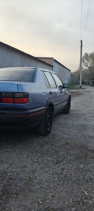 Volkswagen VENTO 1992 года