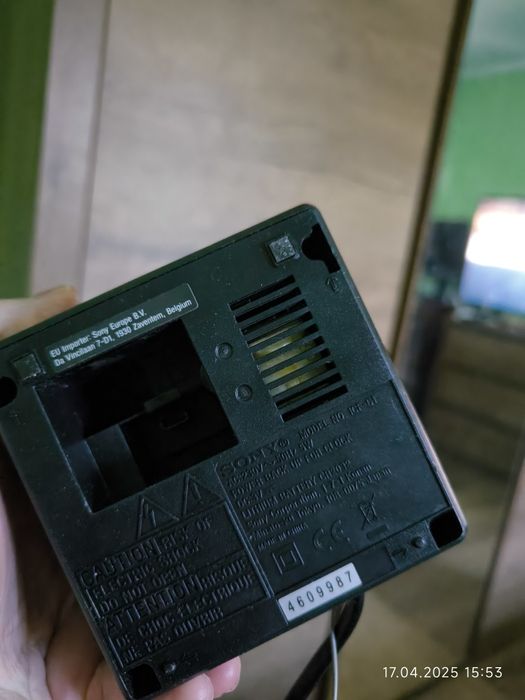 Ceas digital cu radio  Sony ICF C1 si ICF C703