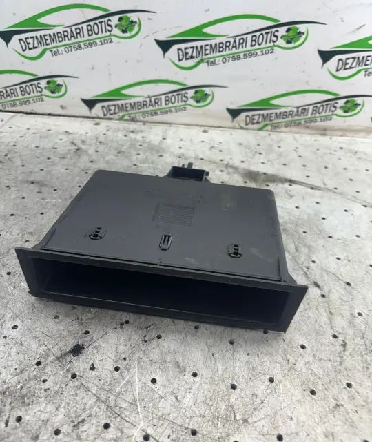 Spatiu depozitare 6Q0857919A 6Q0857919A Volkswagen VW Polo 2002
