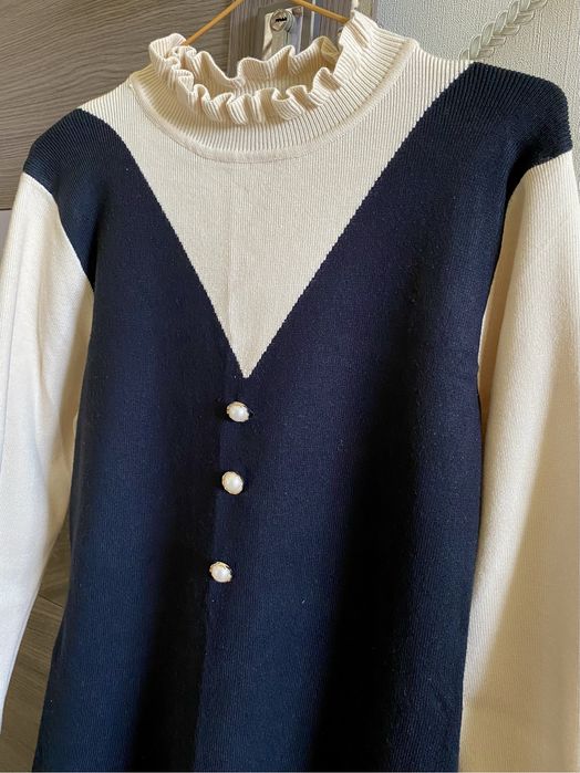 Продаю красивое зимнее вязаное платье