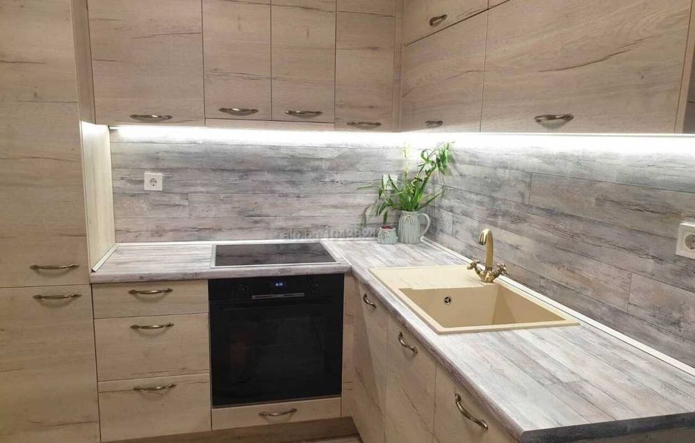 Продава се Тристаен апартамент в Бургас, Лазур - 61 кв.м за 3771 €/кв.м - Снимка #1