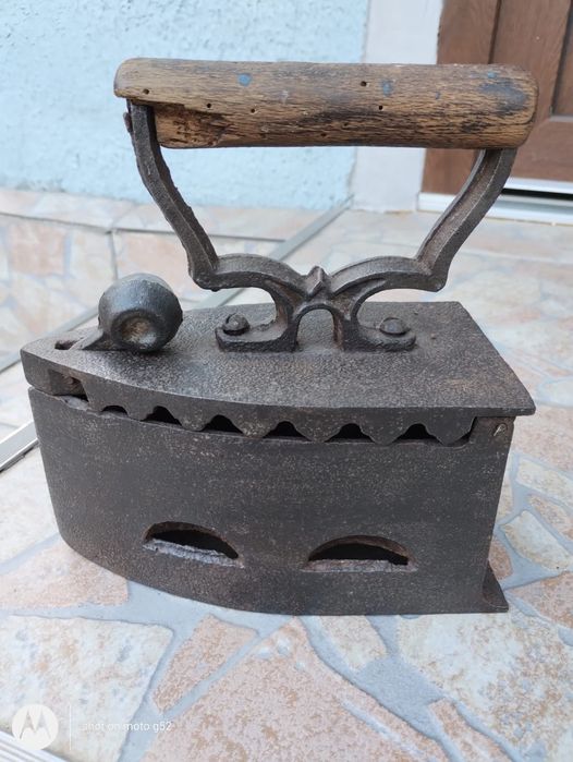 Fier de Călcat Vechi & Cal cu Trăsură