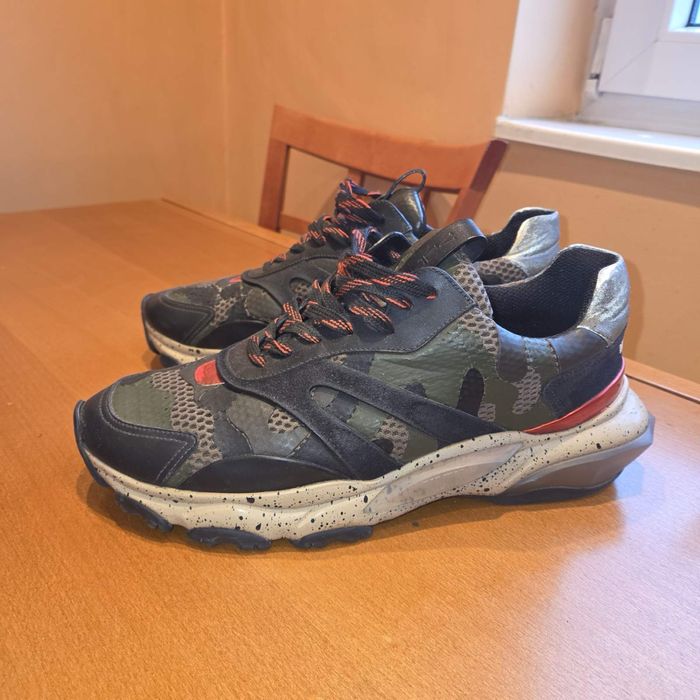 Оригинални Valentino Garavani Bounce