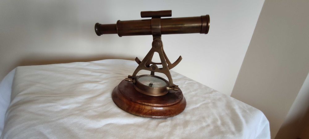 Секстанти и магнитни компаси - реплика