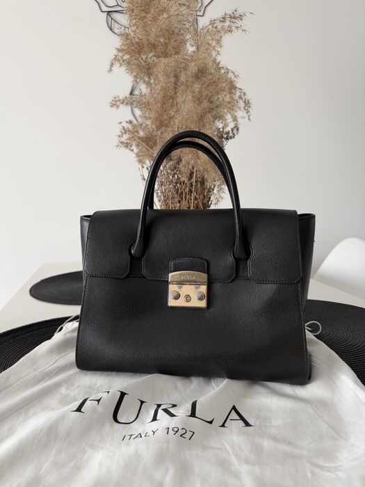 Черна дамска чанта Furla Metropolis голям размер