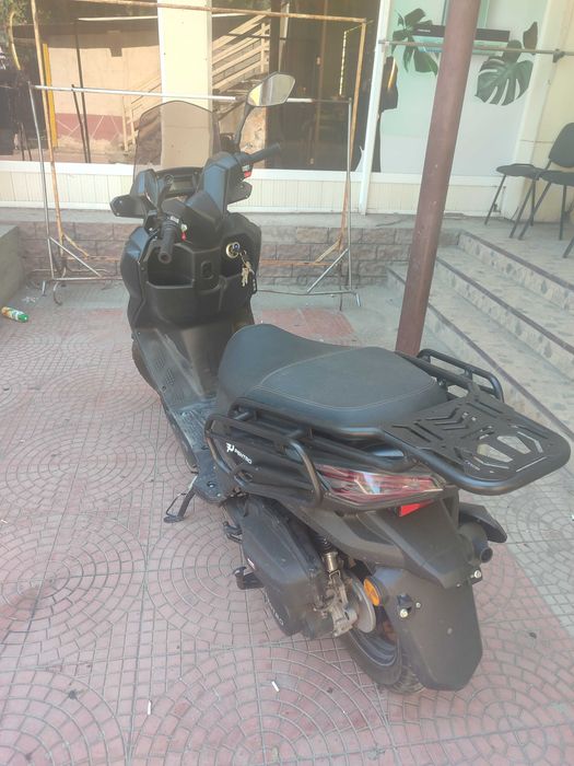 V Max skuter sotiladi