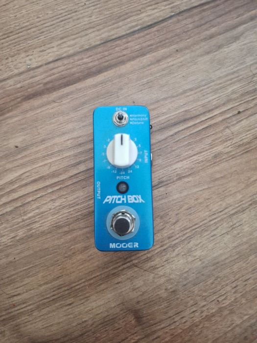 MOORE Pitch Box китарен ефект