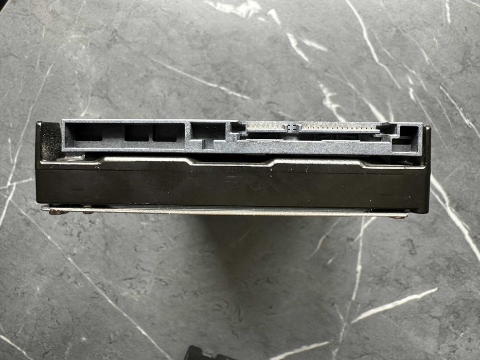 Hard Disk HGST 4TB, 7200RPM, SATA III – HDD / server / NAS - 4 BUC