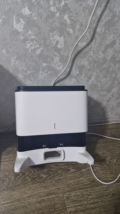 Продам зарядную станцию робота пылесоса roidmi eve cc