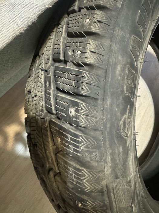 Шины зимные 215/60/17