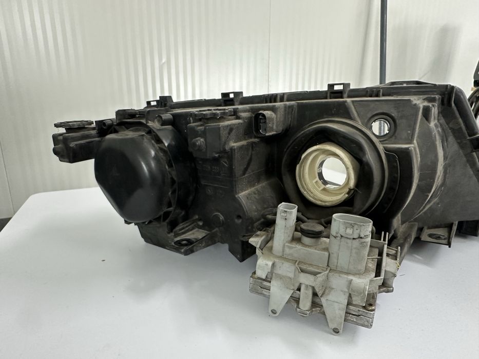 Ляв фар за BMW E46 Facelift (седан/комби)