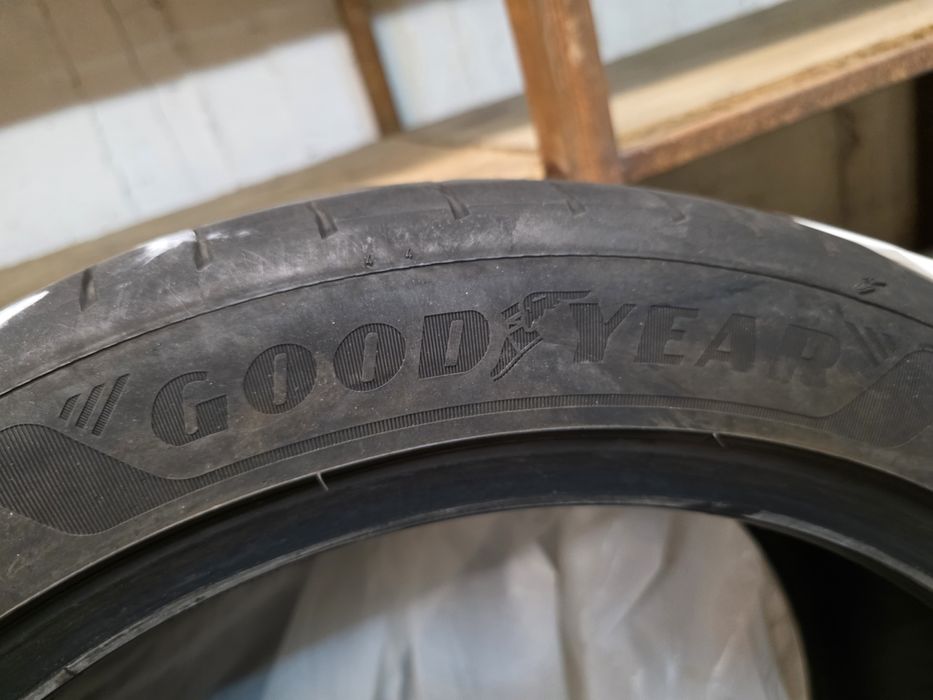 Vand 3 cauciucuri 225 / 45 R18 95Y