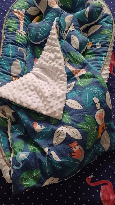 Baby nest cu patura