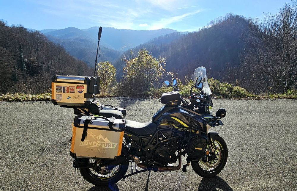 Vând Benelli TRK702X