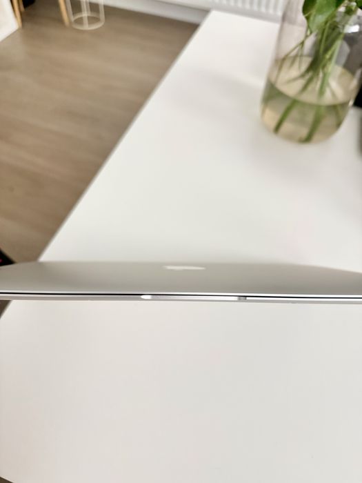 MacBook Air 13" Early 2015