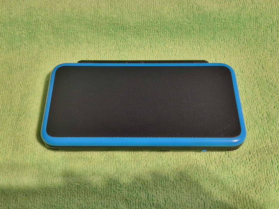 New Nintendo 2DS XL, modat 128gb, negru/albastru