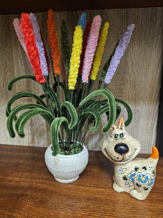 Aranjamente florale din sarma plusata