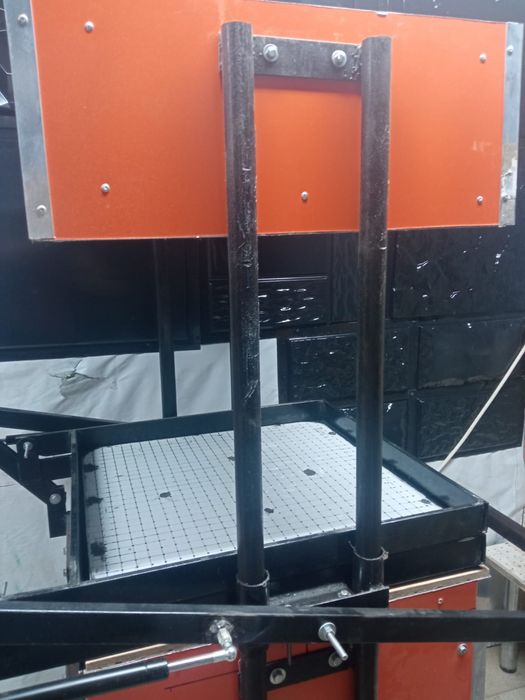 Вакумно формовочный аппарат